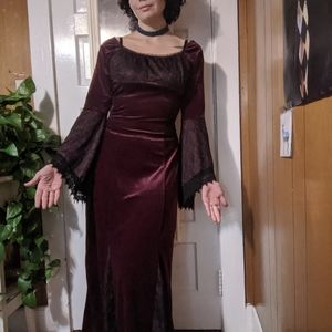 Costume dress